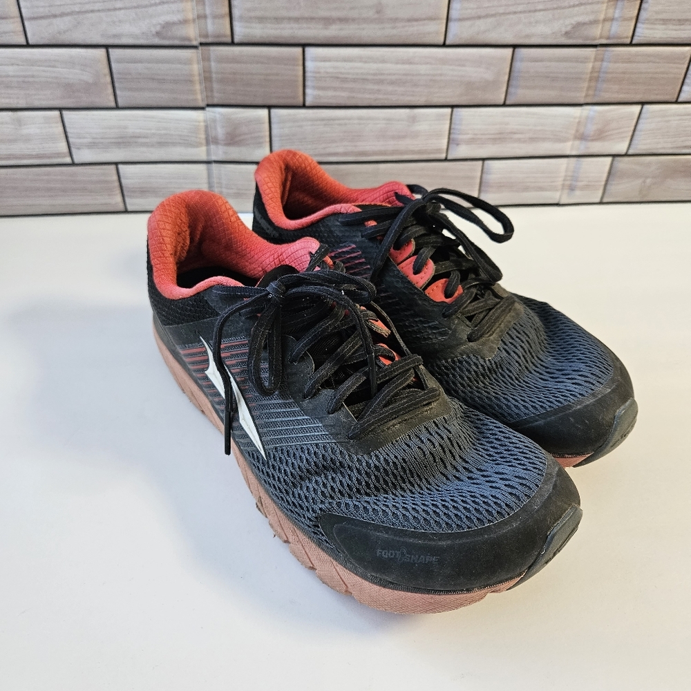 Womens Altra Running Shoes sz 10